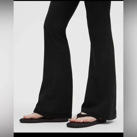 Lululemon Groove high rise flared pant/ leggings - Picture 3 of 11